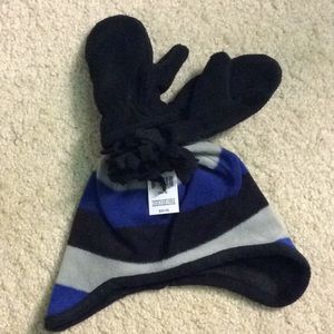 Boys toddler Hat and Mittens set